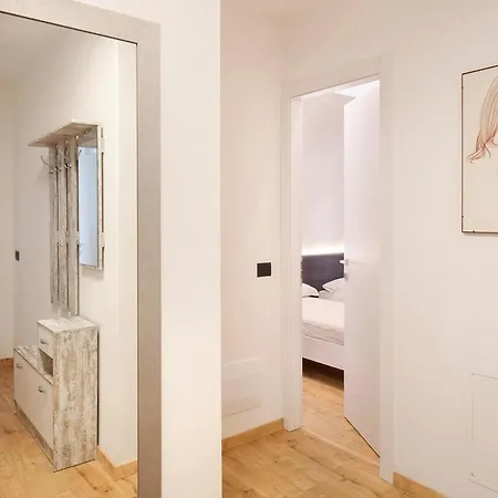 Casa Colombo-vicina Al E Al Centro 아파트