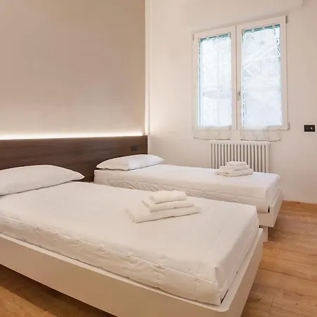 Casa Colombo-vicina Al E Al Centro * Garda (Verona)