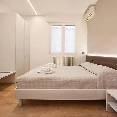 Casa Colombo-vicina Al E Al Centro Garda (Verona)